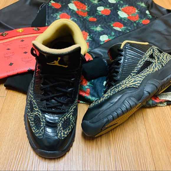 Air Jordan Retro 11 Low - Picture 3 of 8